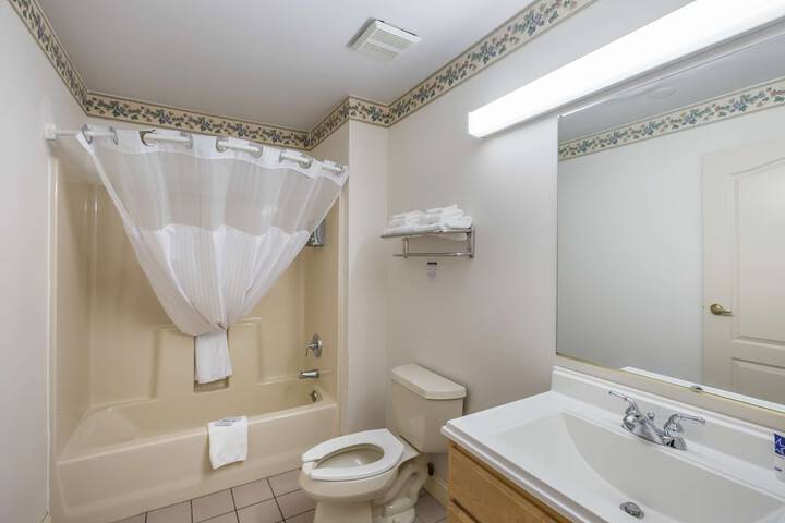 Room 8 of 26