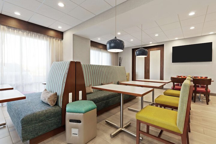 Hotel Interior 4 of 27