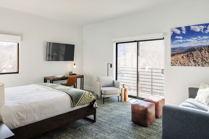 The Block Hotel & Commons