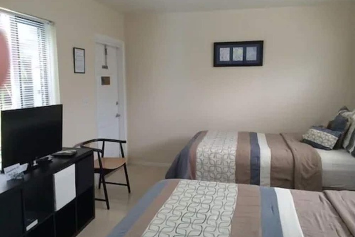 Room 33 of 82