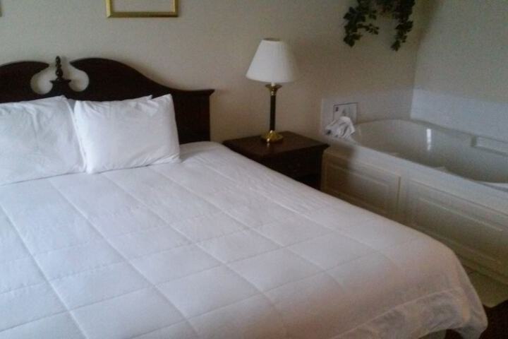 Room 17 of 24