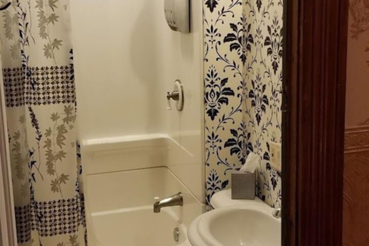 Room 54 of 74