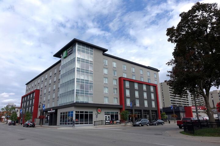 Hotel 6 of 40