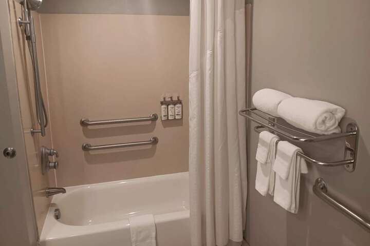 Comfort Inn & Suites Miami - Route 66