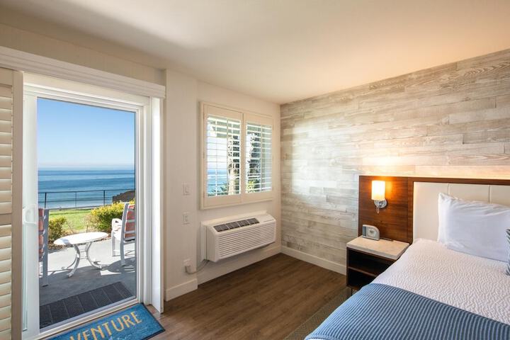 SeaCrest OceanFront Hotel