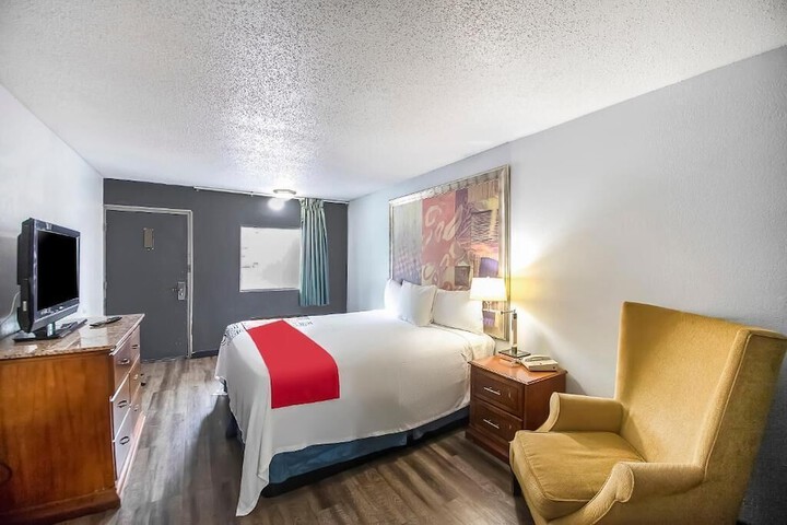 Room 12 of 21