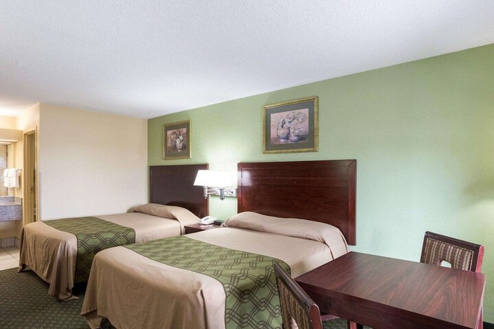 Room 15 of 29