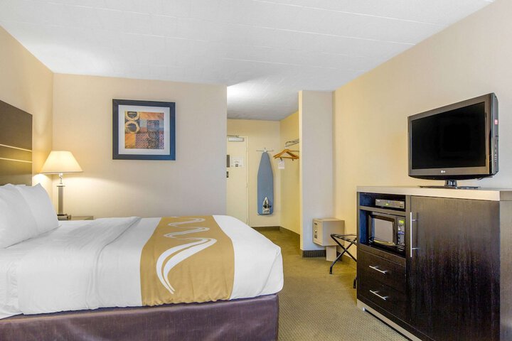 Room 22 of 35
