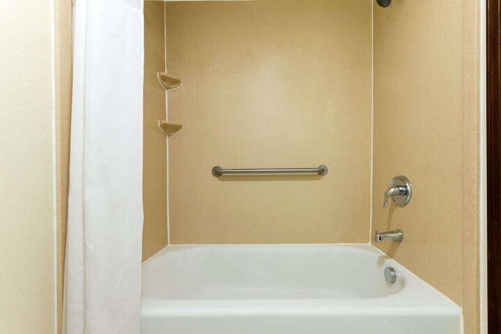 Room 8 of 13