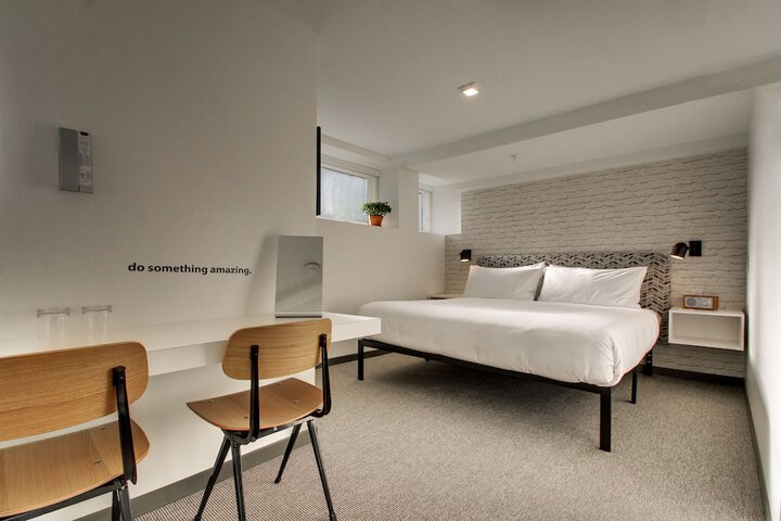 Room 35 of 111