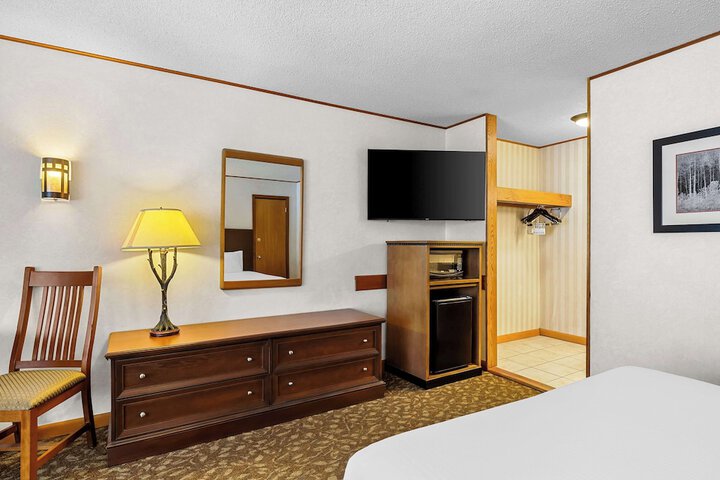 Best Western Adirondack Inn