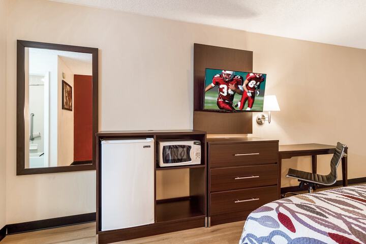 Room 8 of 19