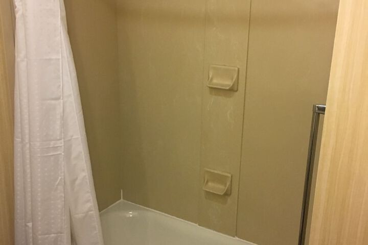 Room 16 of 47