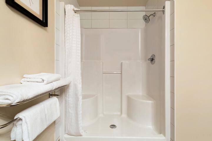 Travelodge by Wyndham Weyburn