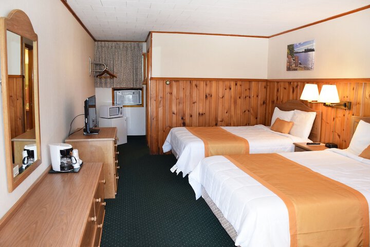 Room 12 of 28