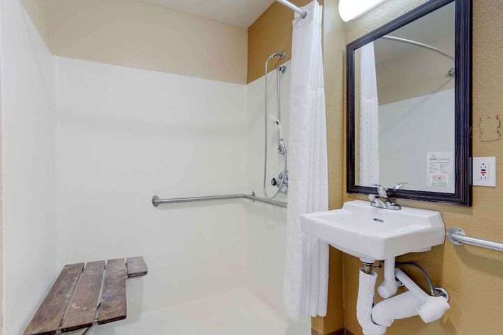 Room 25 of 26