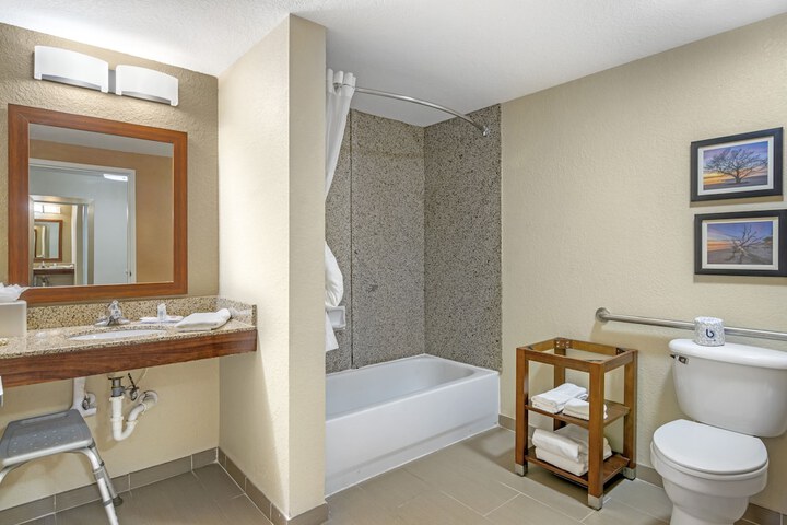 Room 6 of 29