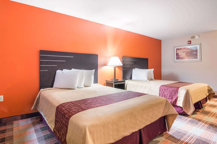 Room 8 of 29