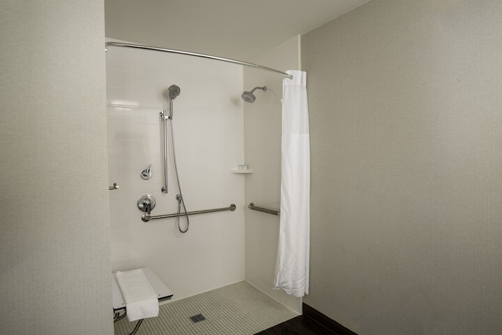 Room 28 of 51