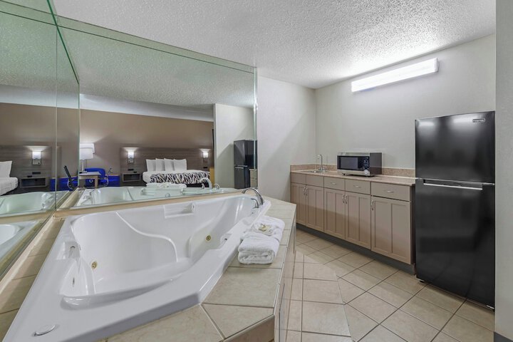 Red Roof Inn & Suites Philadelphia - Bellmawr