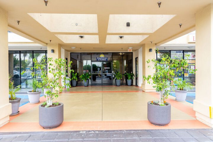 Hotel 6 of 49
