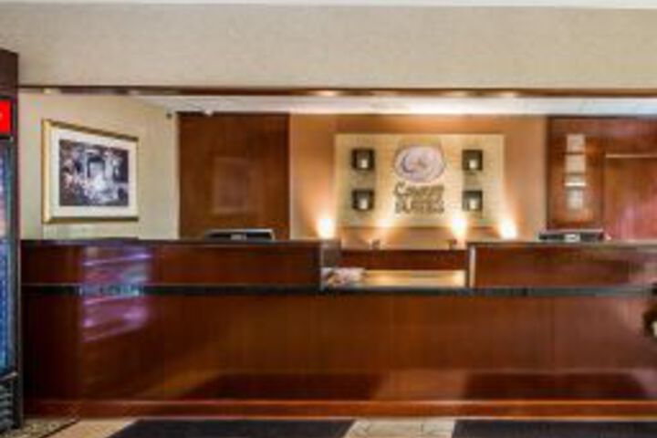 Comfort Suites