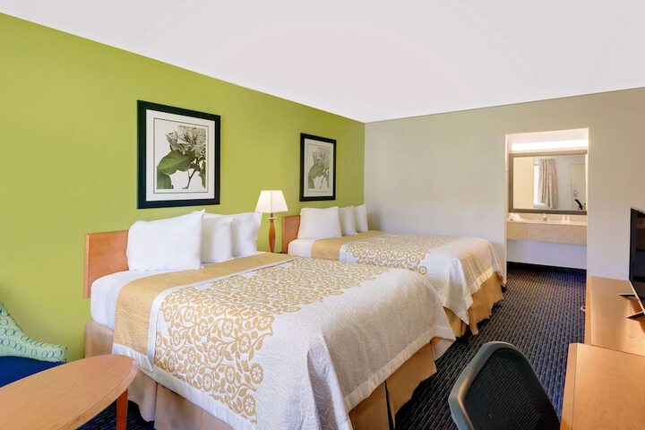 Room 5 of 16