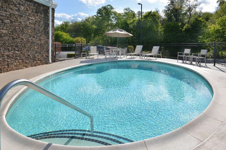 Country Inn & Suites by Radisson Asheville West near Biltmore