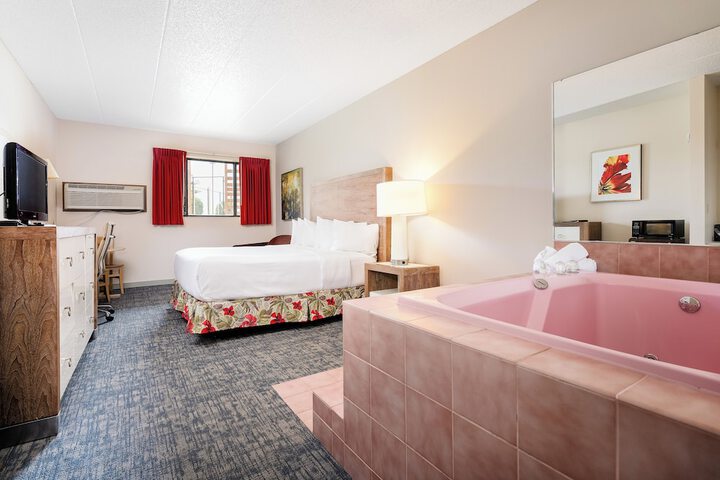 Natura Aloha Reach Resort