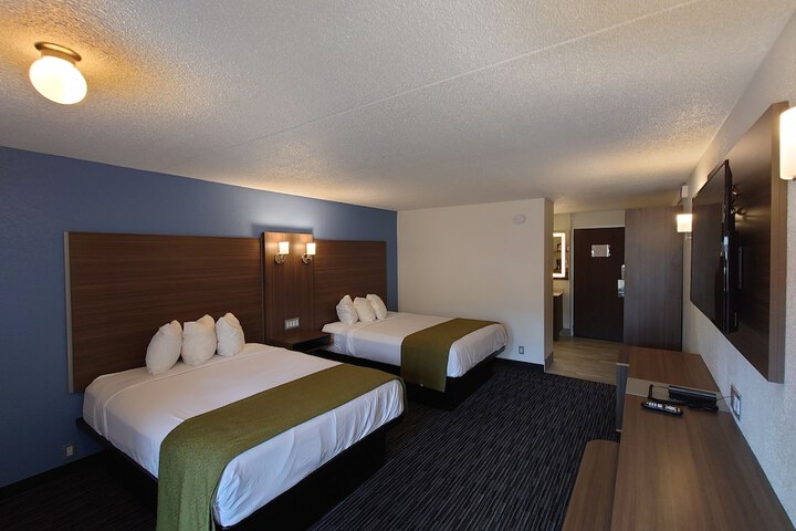 Room 18 of 33