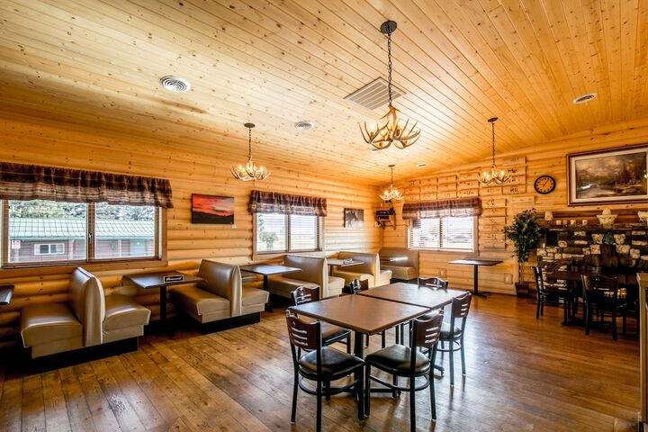 Sportsmans Lodge