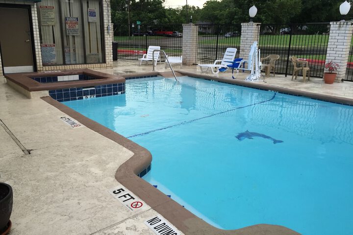 Pool 4 of 27