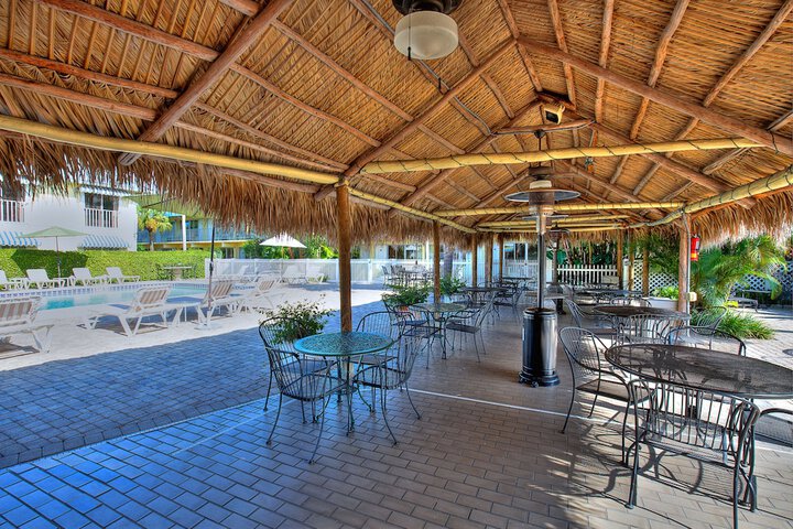 Hotel Exterior 43 of 44