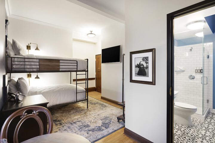 Room 42 of 82