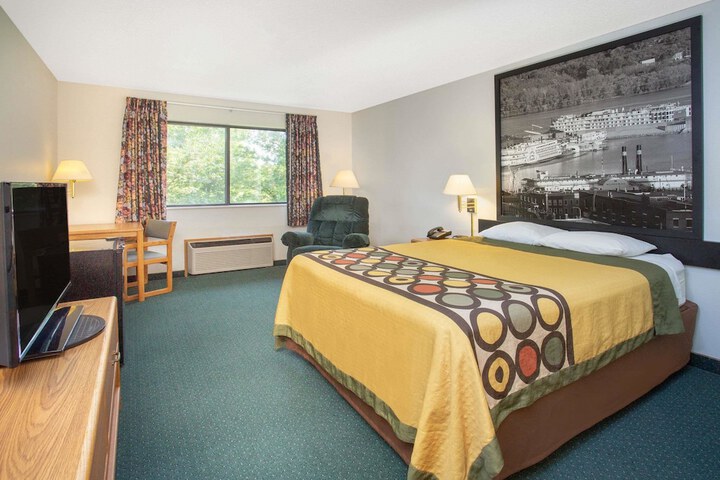 Room 9 of 15
