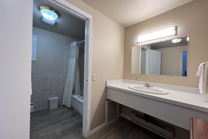Room 106 of 153
