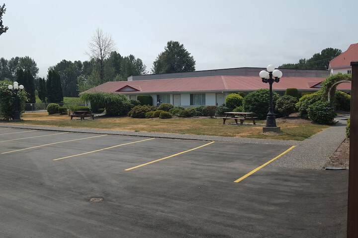 Rainbow Motor Inn