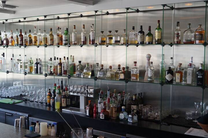 Lounge 69 of 85