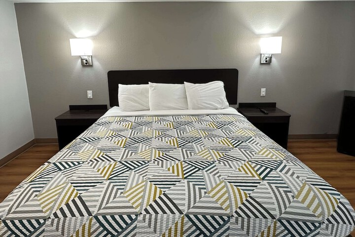 Room 54 of 67