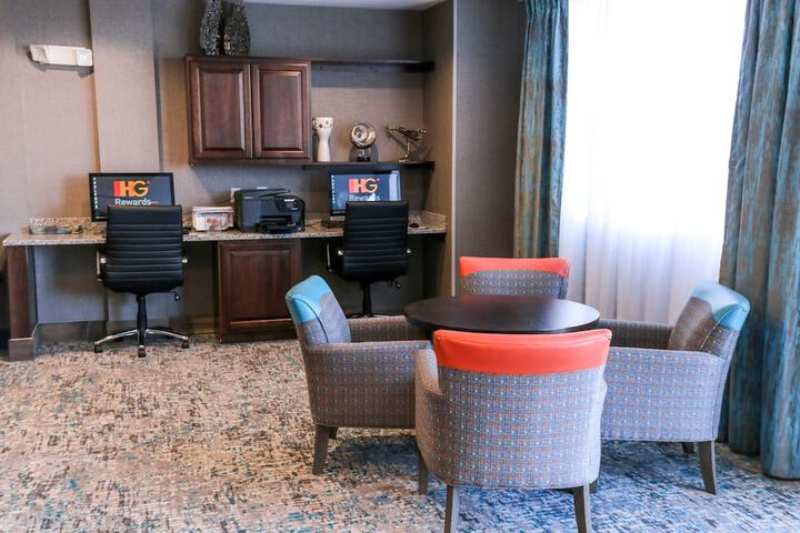Holiday Inn & Suites Denver Tech Center-Centennial by IHG