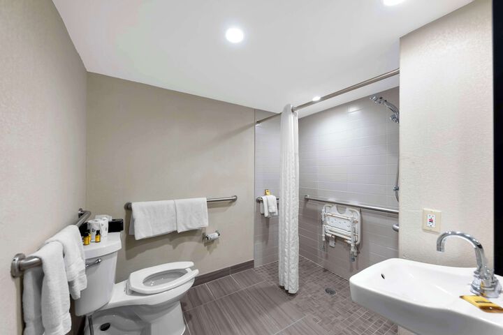 Room 20 of 34