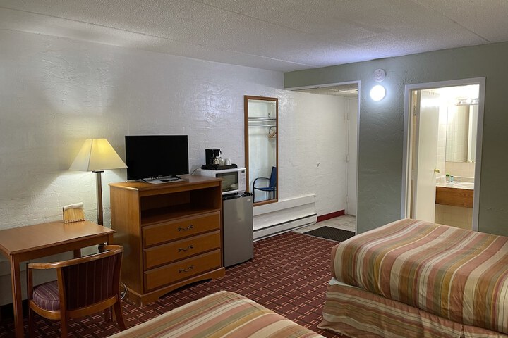 Room 14 of 28