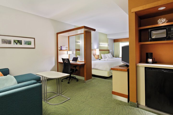 Room 9 of 18