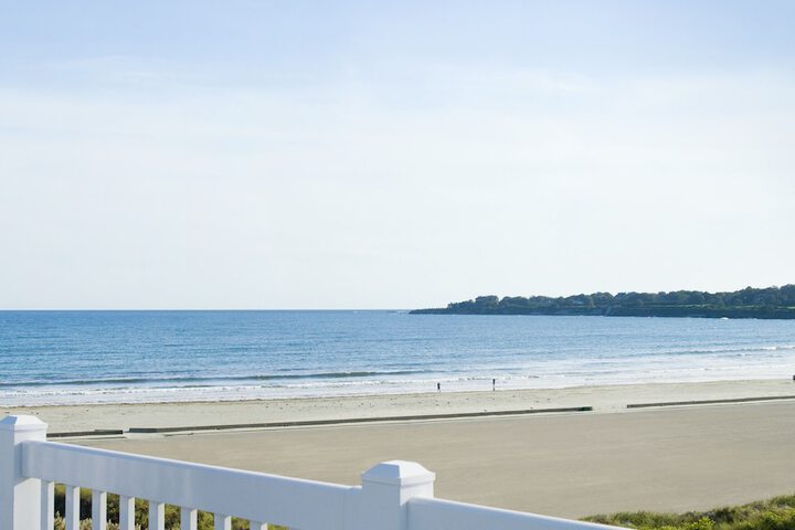 Newport Beach Hotel & Suites