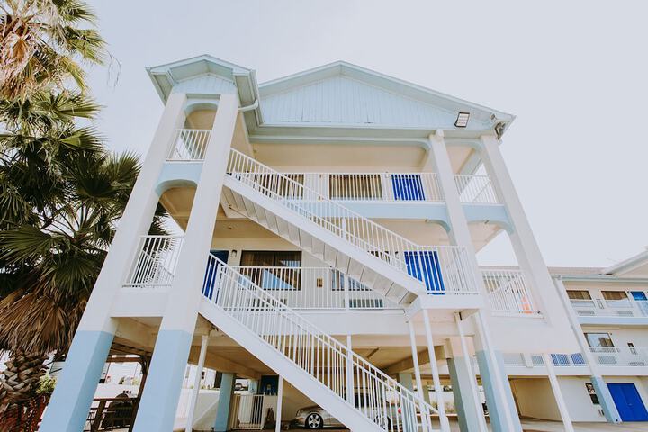 Scottish Inns and Suites - Near Kemah Boardwalk
