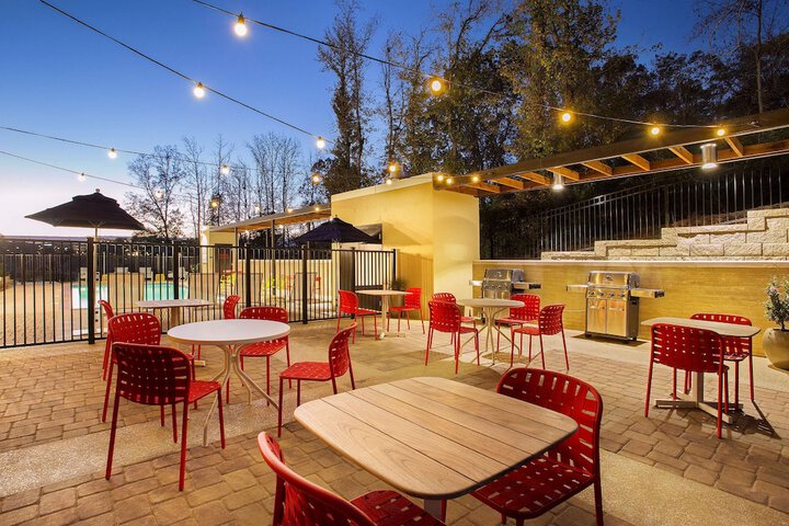 Terrace/Patio 26 of 28