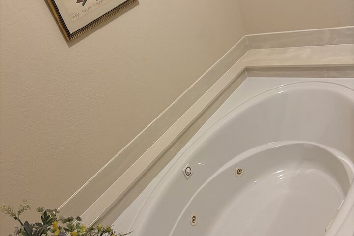 Hermann Crown Suites