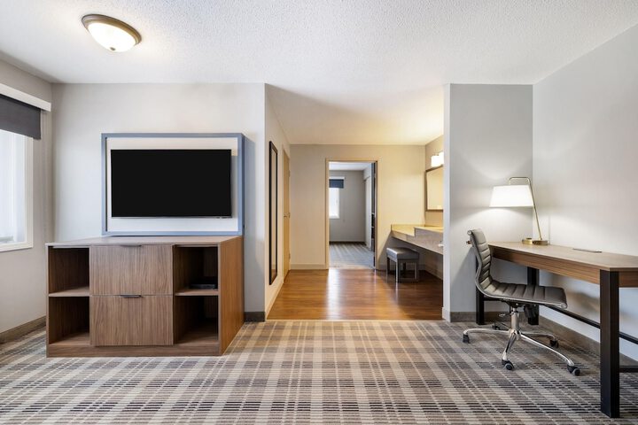 AmericInn by Wyndham Valley City - Conference Center