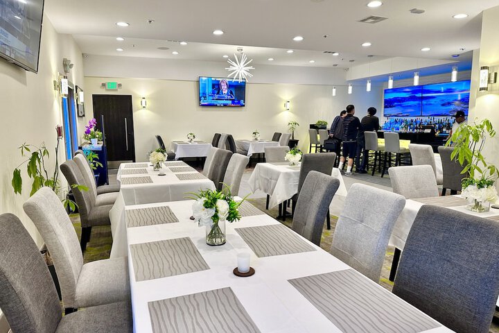 Lounge 147 of 168