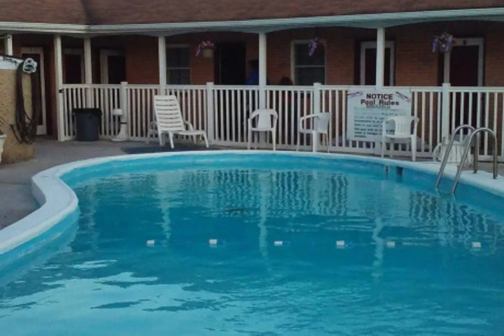 CORAL SANDS MOTEL